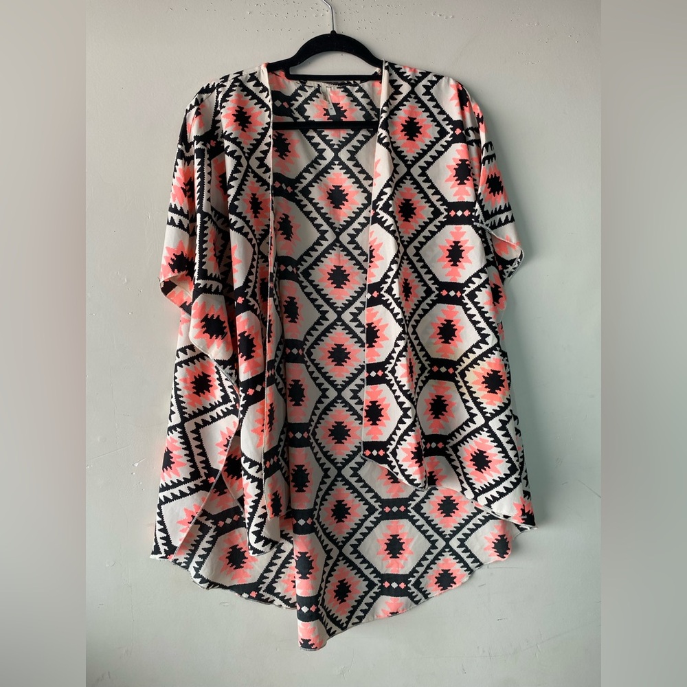 Live 4 Truth Aztec Tribal Print Kimono Cardigan | Size M | Pink Black White - Picture 2 of 6